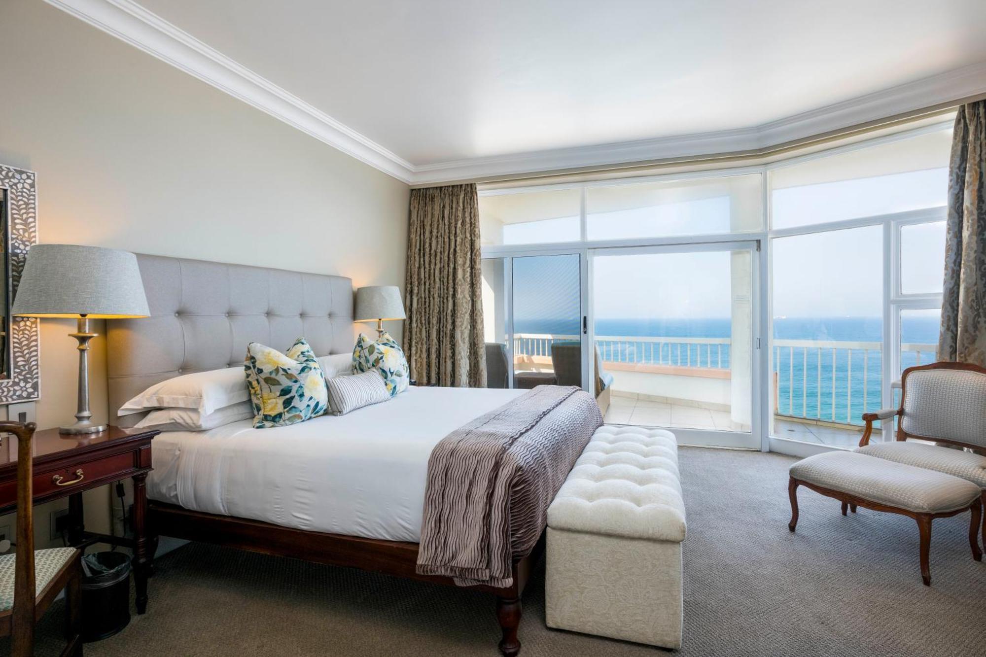 Beverly Hills Durban Ngoại thất bức ảnh A bedroom at the Oyster Box