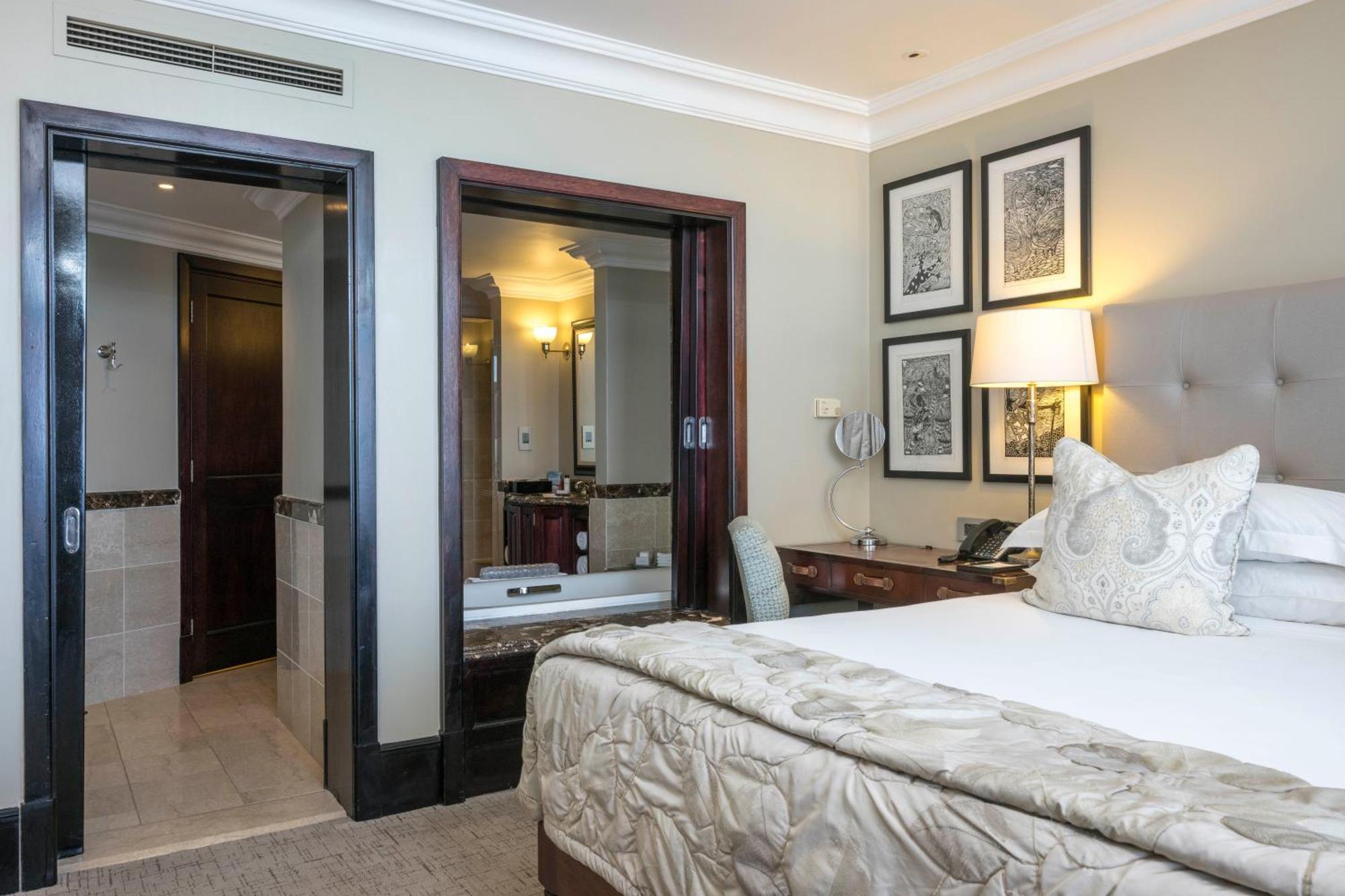 Beverly Hills Durban Ngoại thất bức ảnh A bedroom at the hotel