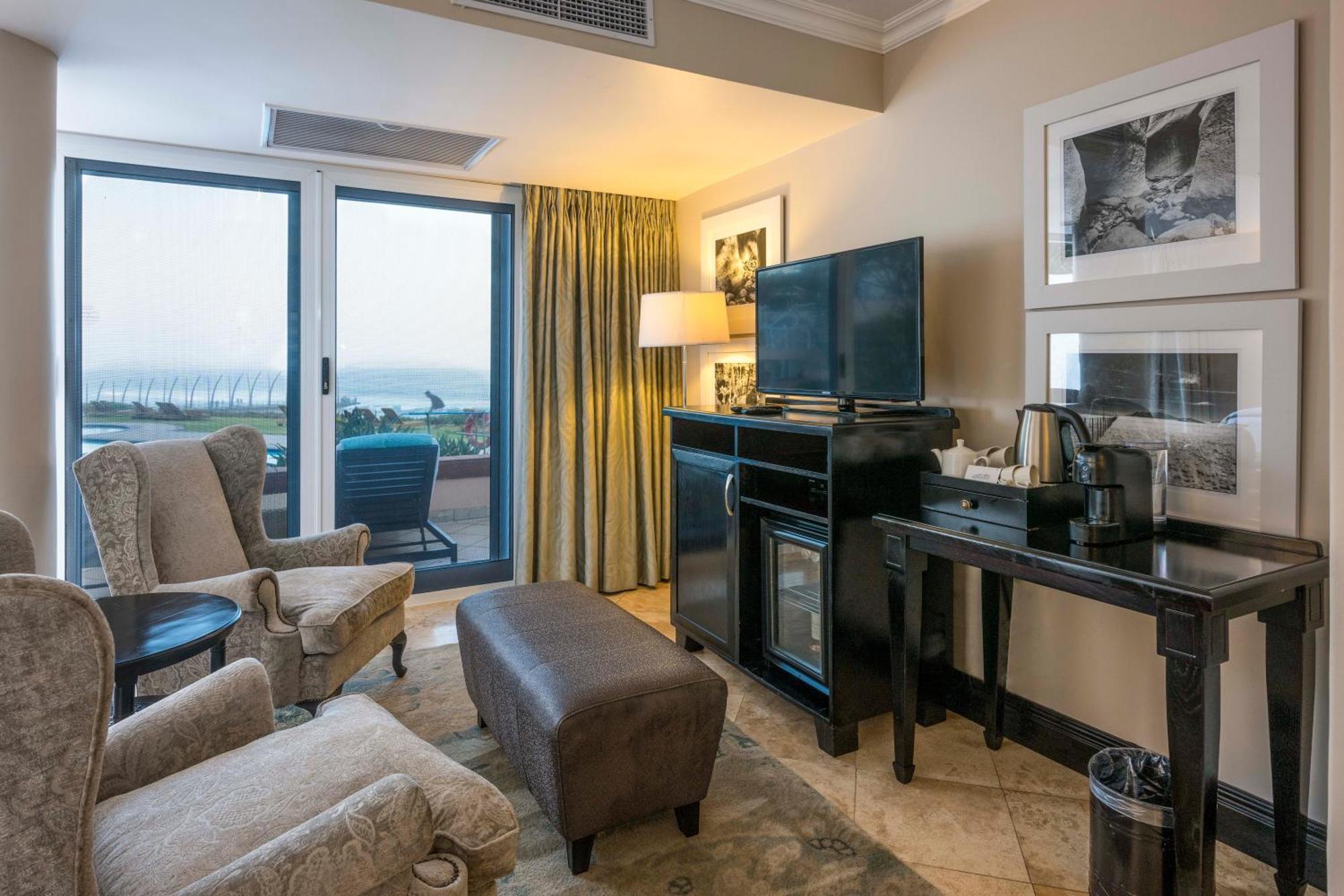 Beverly Hills Durban Ngoại thất bức ảnh A suite at the InterContinental
