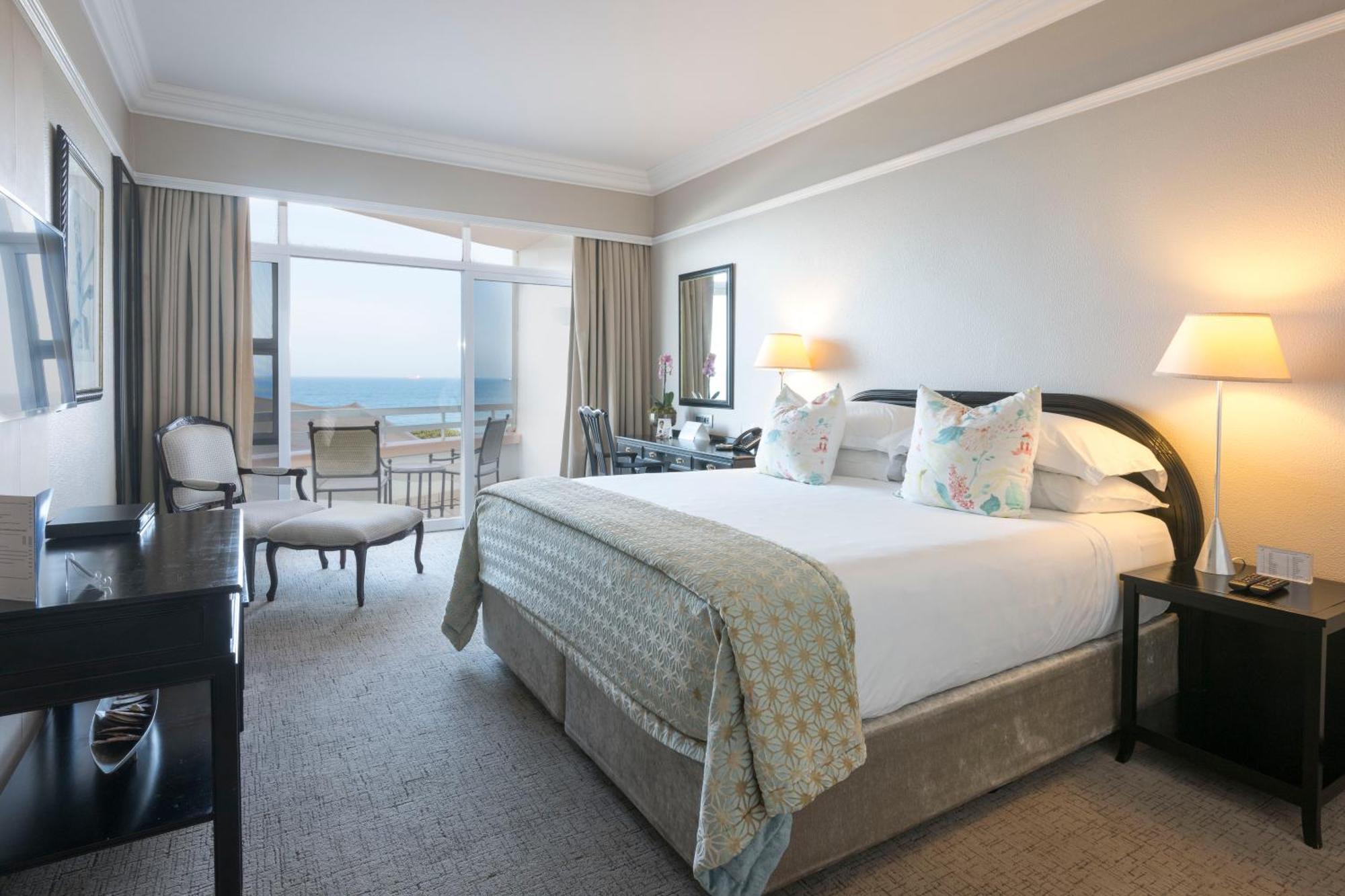 Beverly Hills Durban Ngoại thất bức ảnh A room at the Cape Town Protea Hotel
