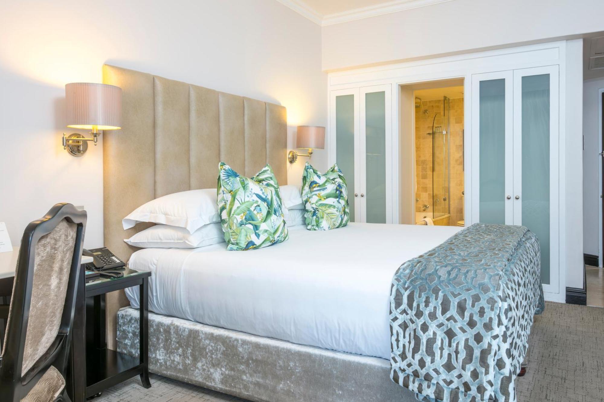 Beverly Hills Durban Ngoại thất bức ảnh A bedroom at the hotel
