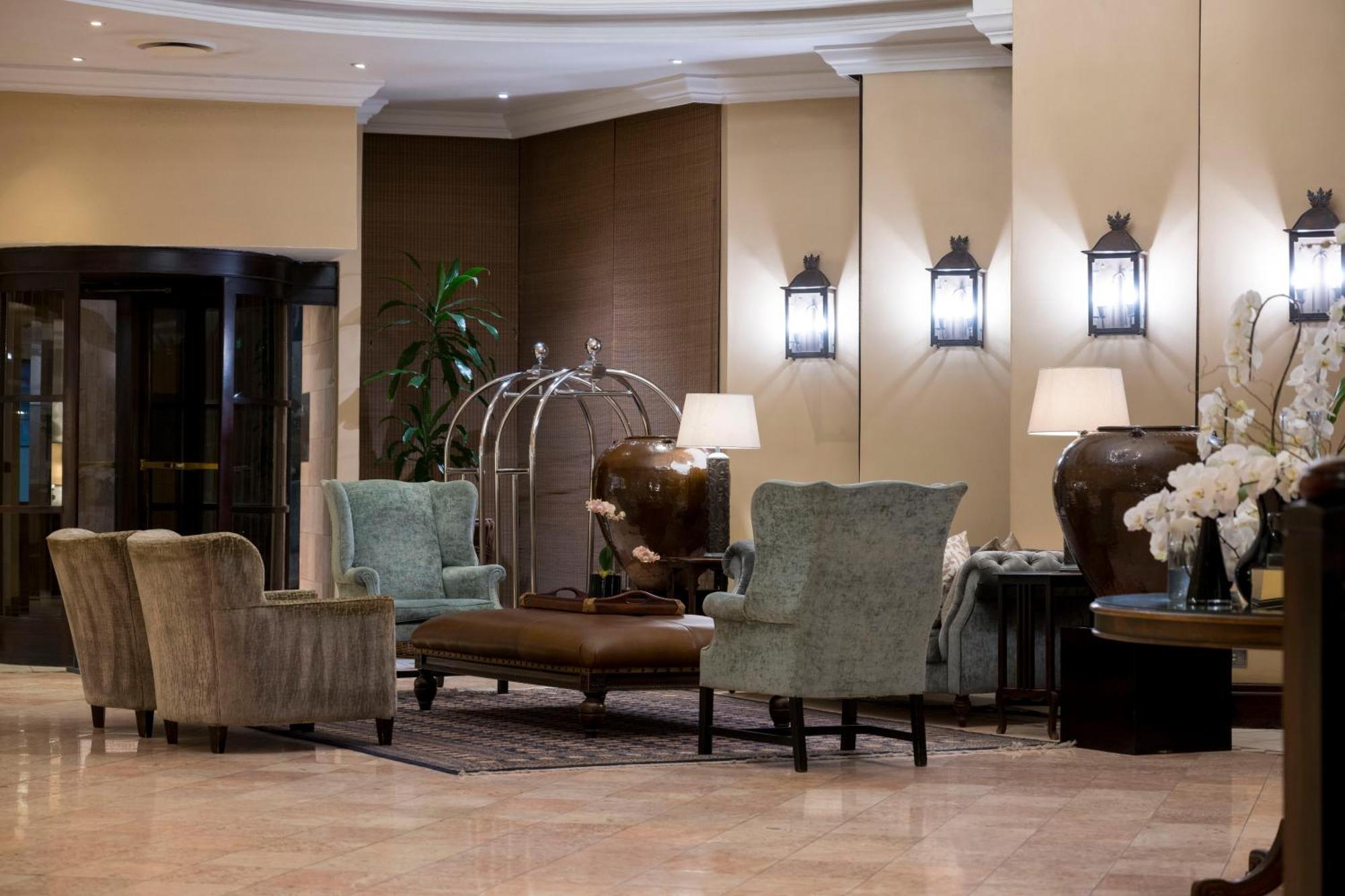 Beverly Hills Durban Ngoại thất bức ảnh The lobby of the Four Seasons Hotel