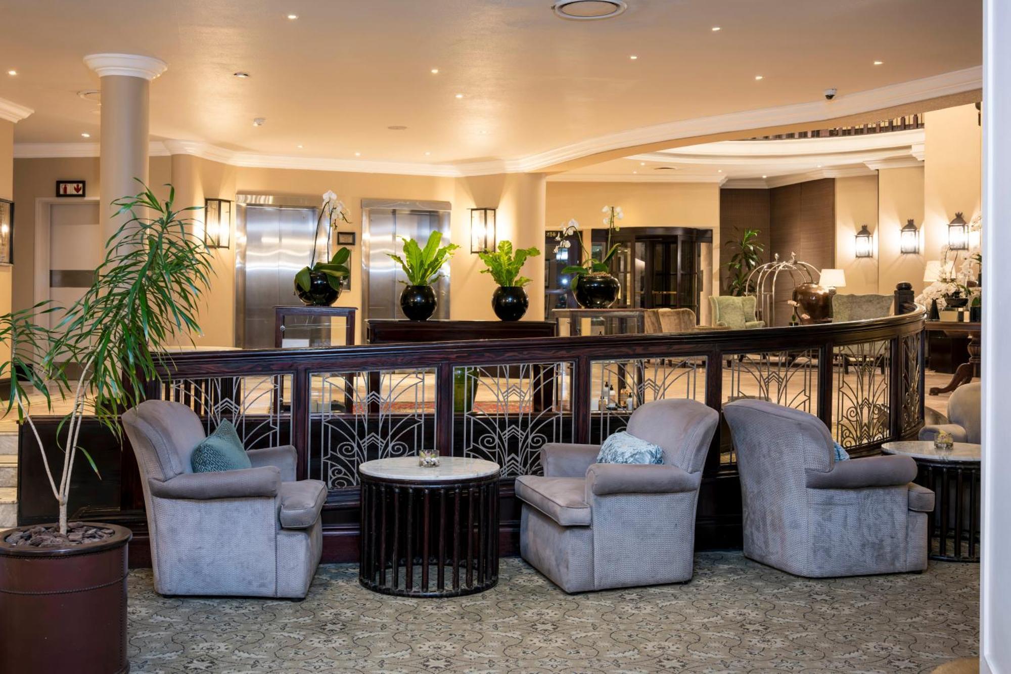 Beverly Hills Durban Ngoại thất bức ảnh The lobby of the hotel